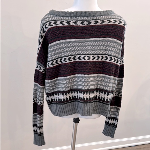 BB Dakota XS Wool Blend Gray and Red Crew Neck Sweater with Geometric Pattern - Picture 7 of 9